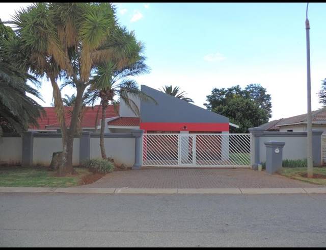 4 BEDROOM HOUSE FOR SALE IN BIRCH ACRES